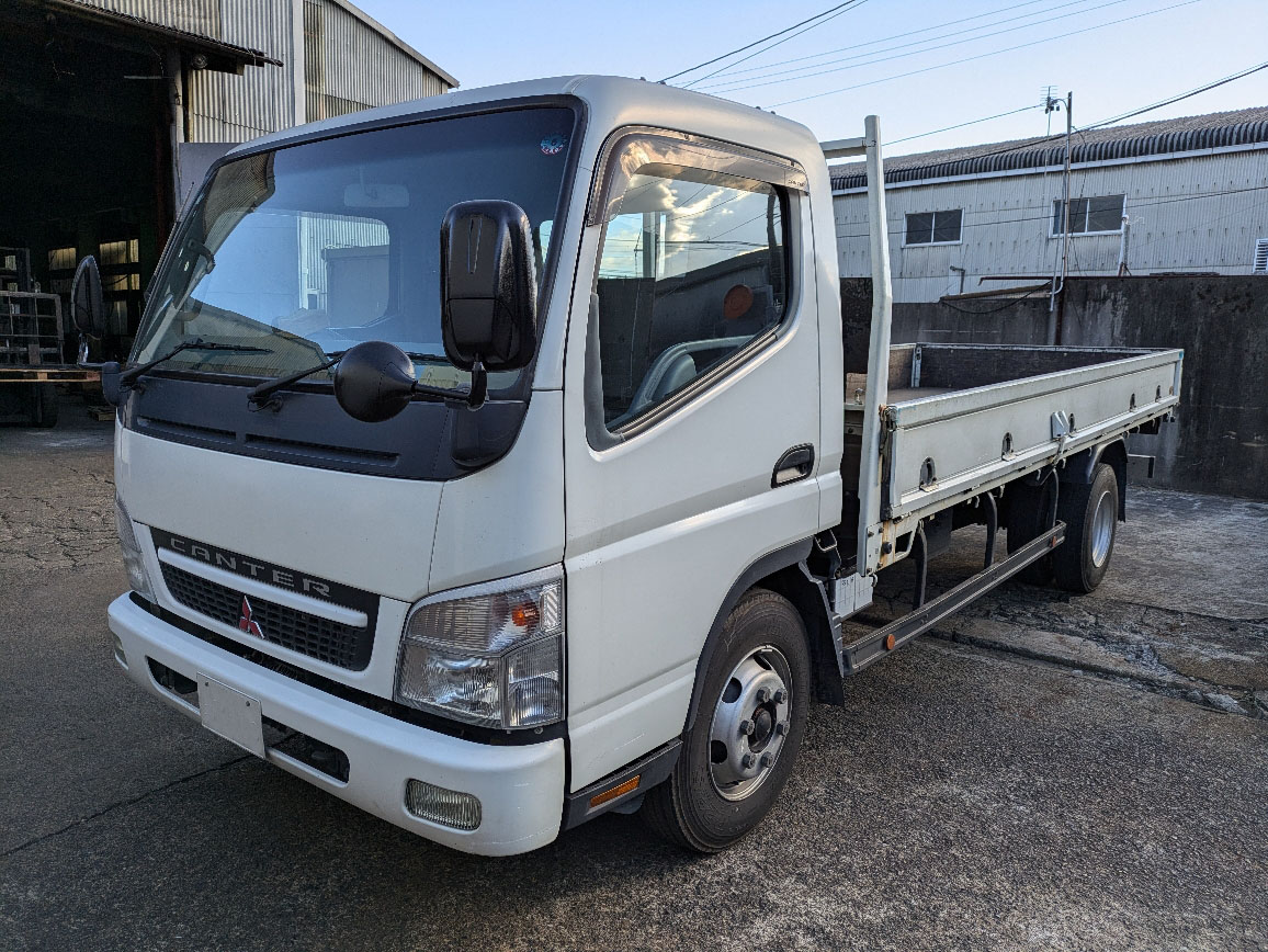 トラックの販売キャンター