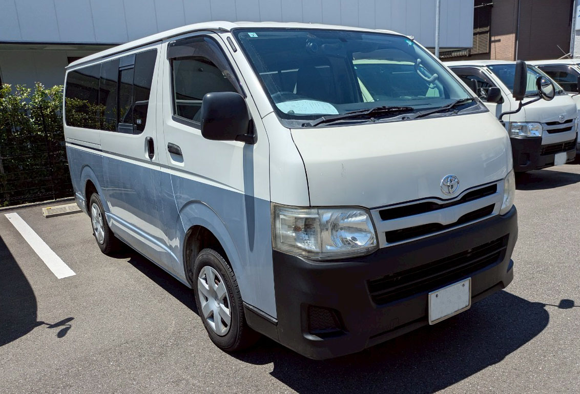 トラックの販売ハイエース