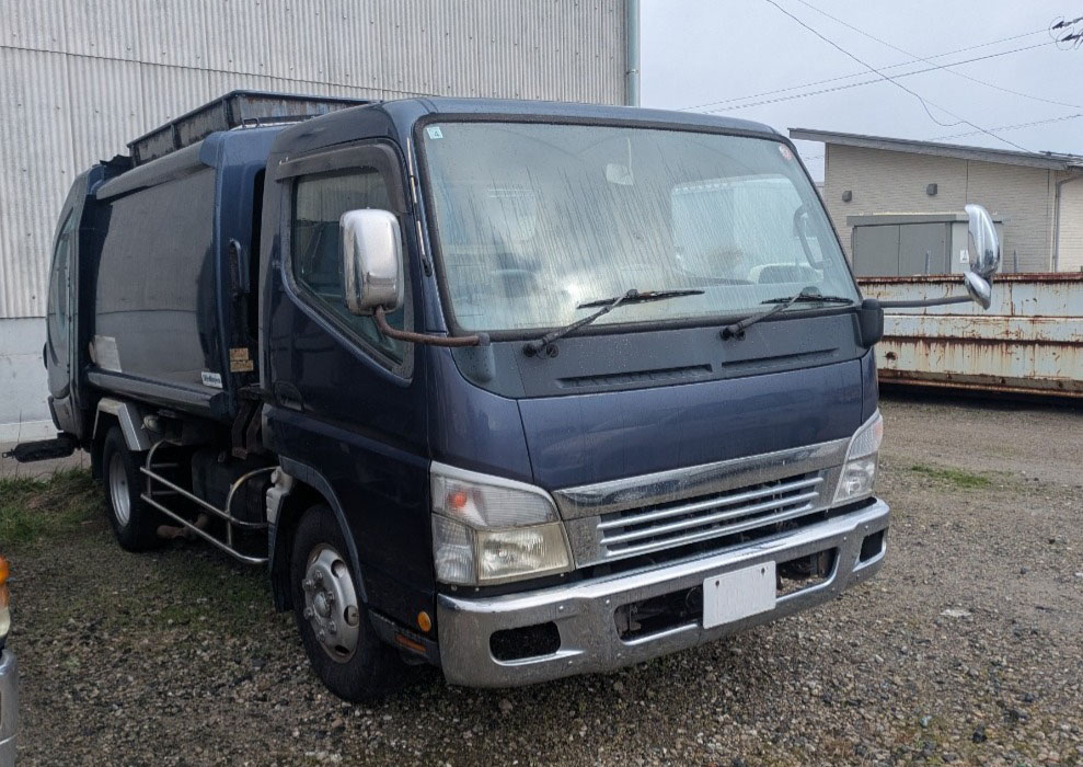 トラックの販売キャンター