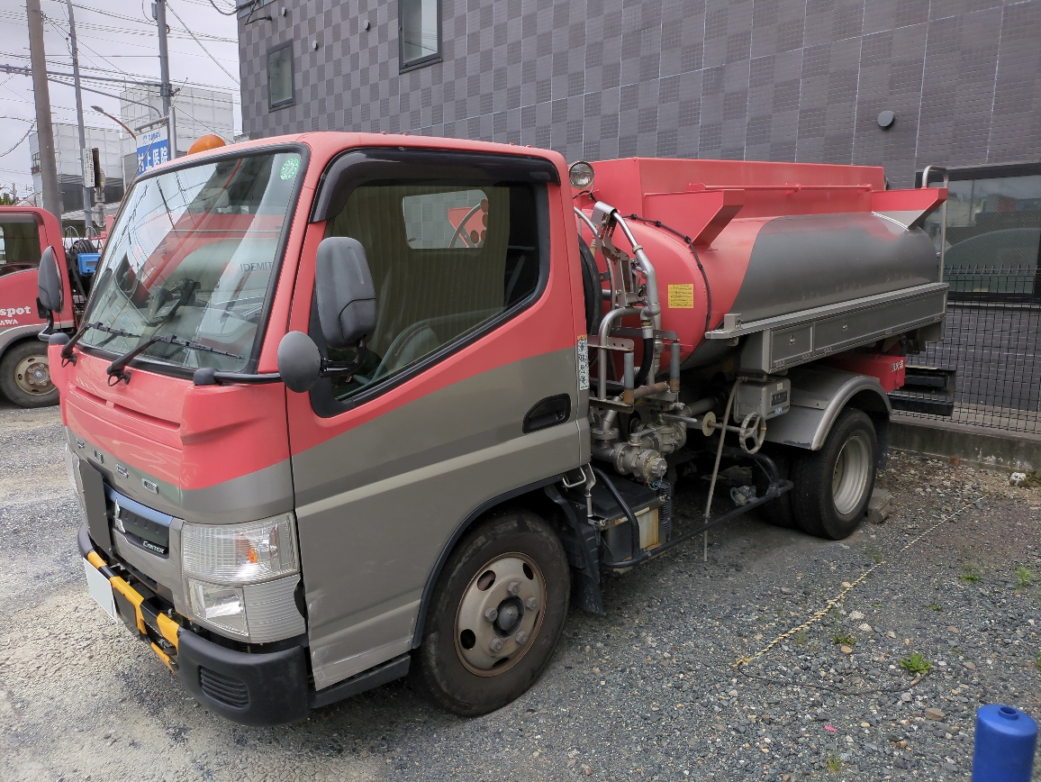 トラックの販売キャンター