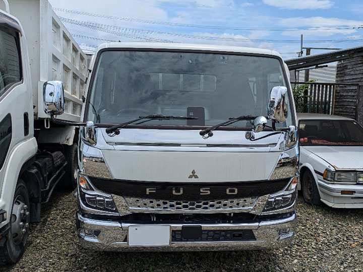 トラックの販売キャンター