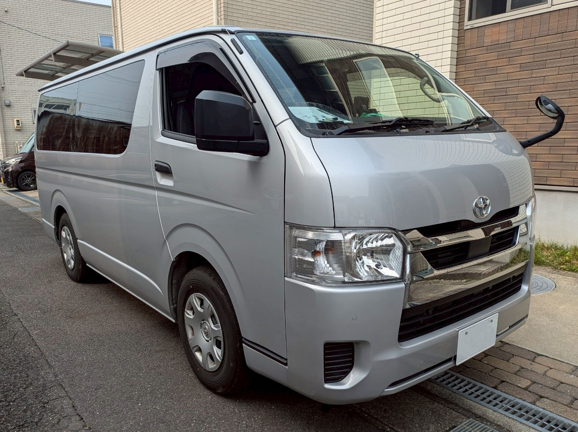 トラックの販売ハイエース