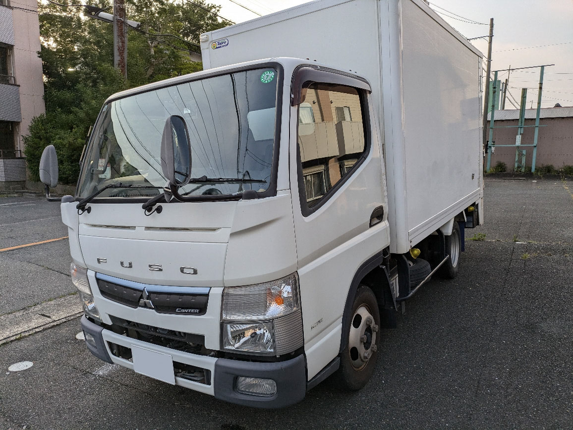 トラックの販売キャンター