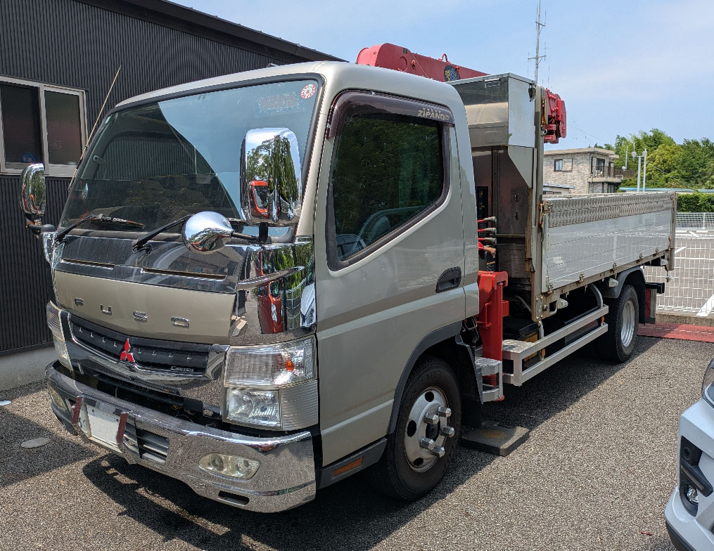 トラックの販売キャンター