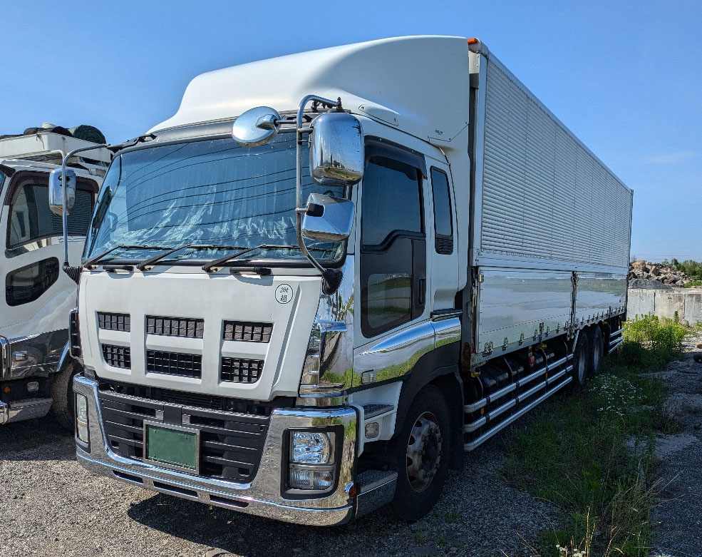 トラックの販売ギガ