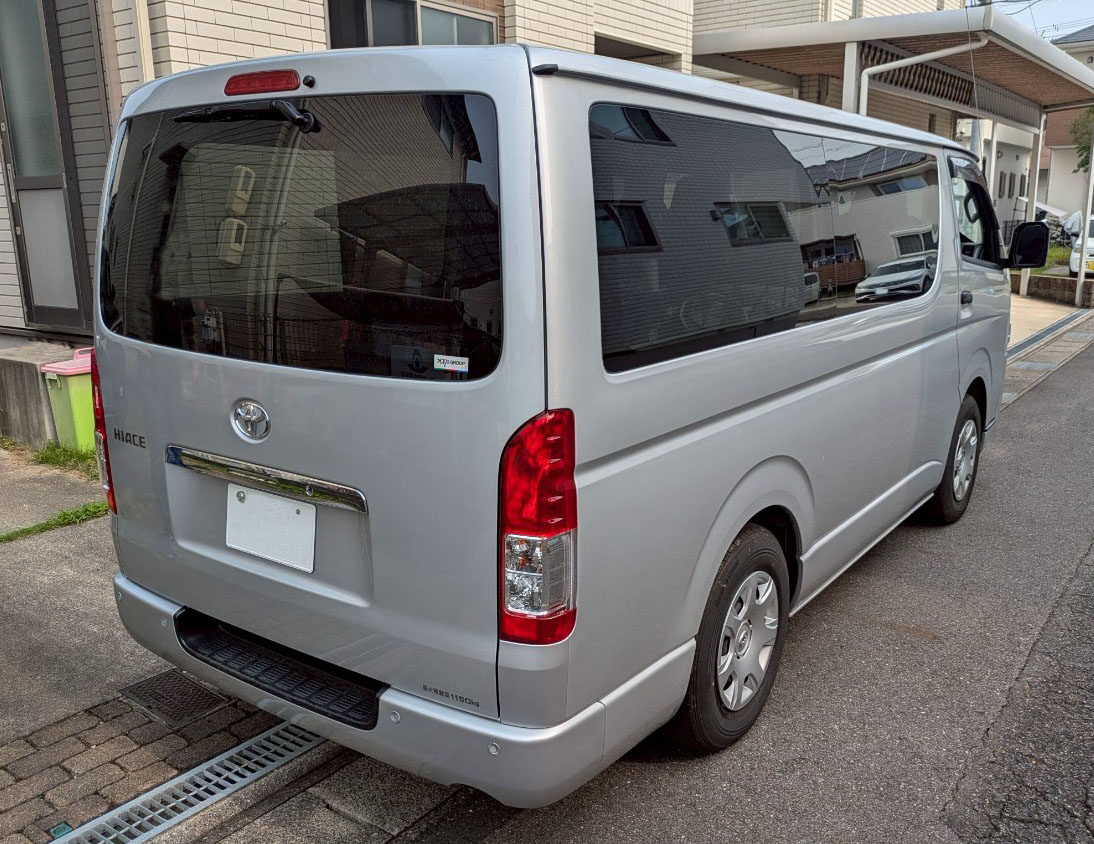 トラックの販売ハイエース