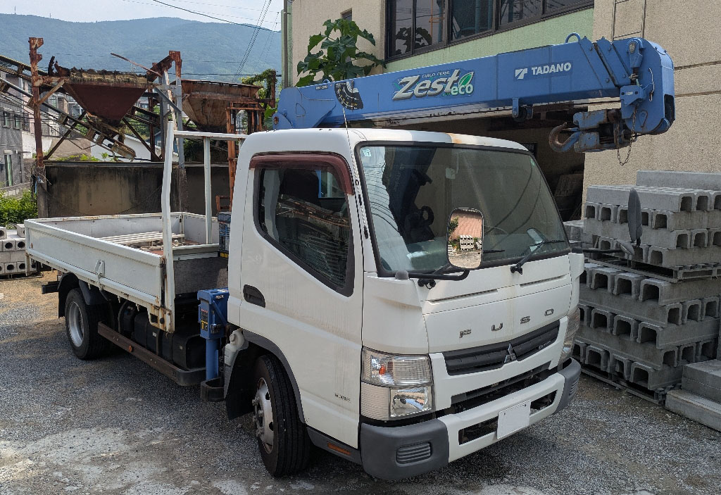 トラックの販売キャンター