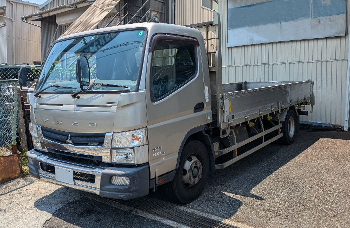 トラックの販売キャンター