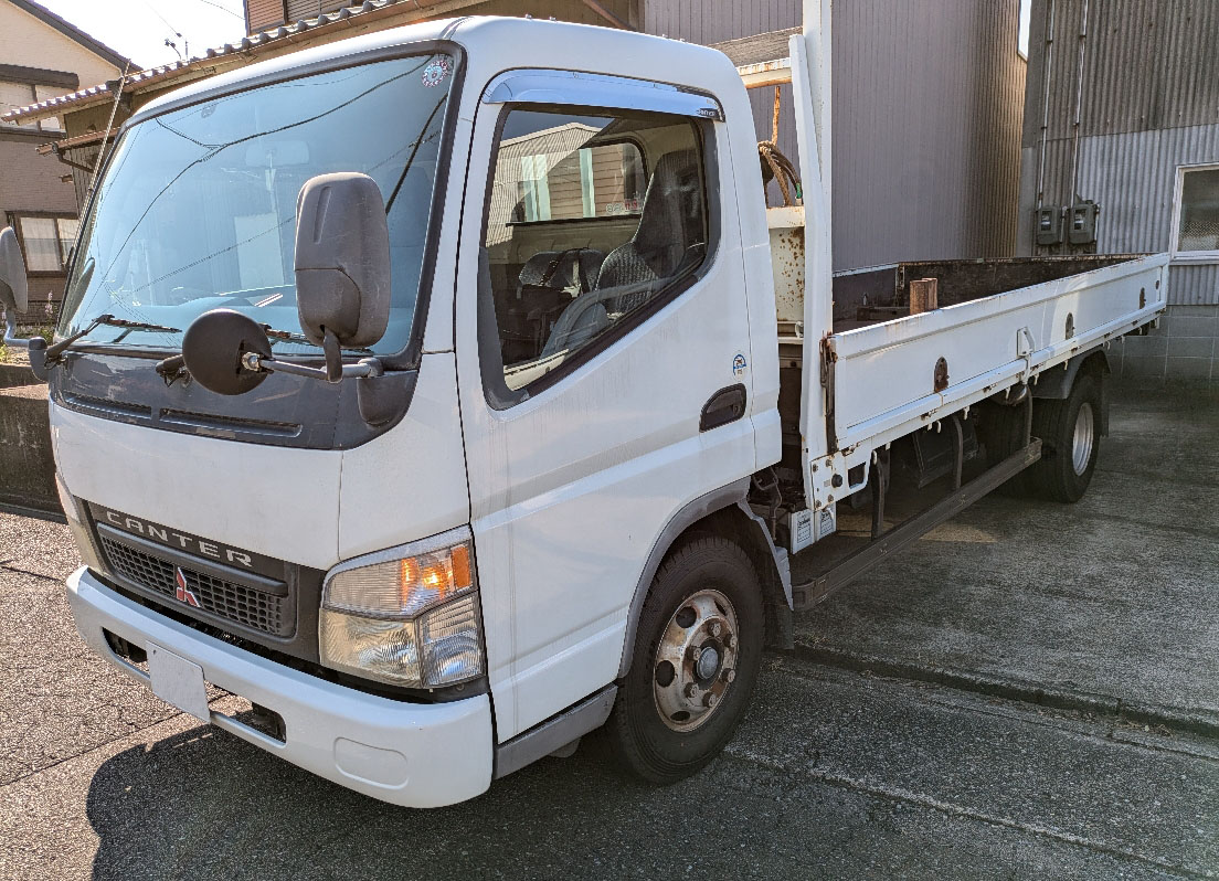 トラックの販売キャンター