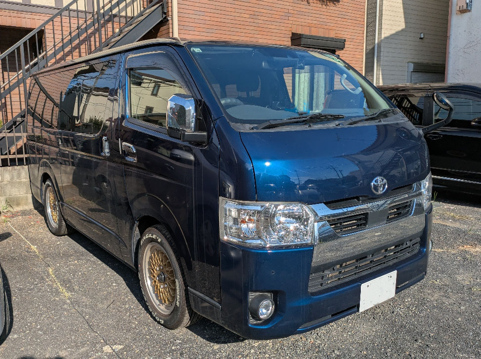 トラックの販売ハイエース