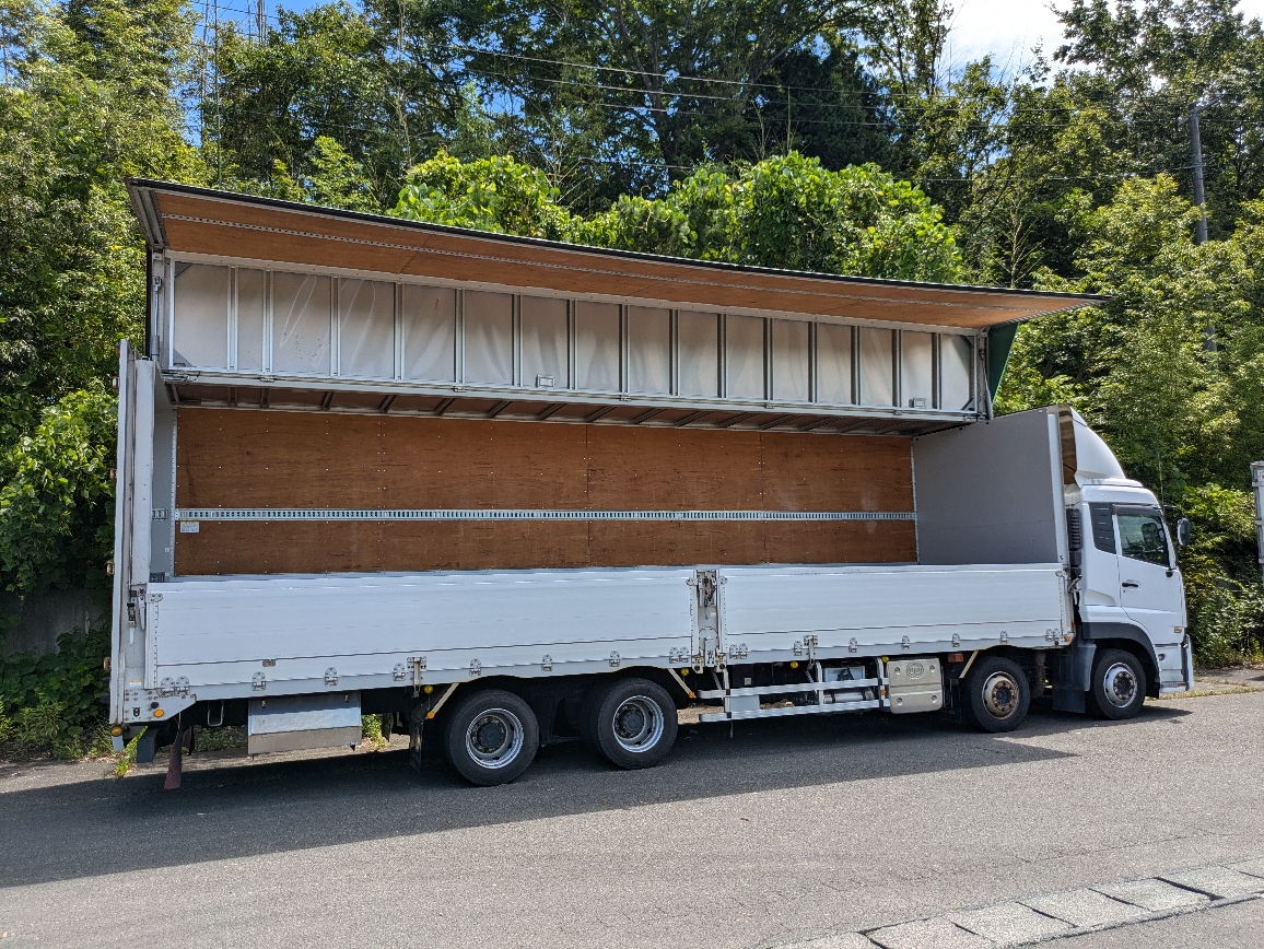 トラックの販売クオン