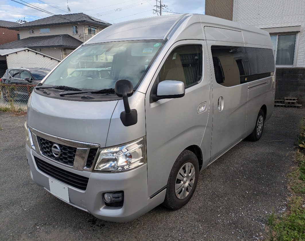 トラックの販売キャラバン