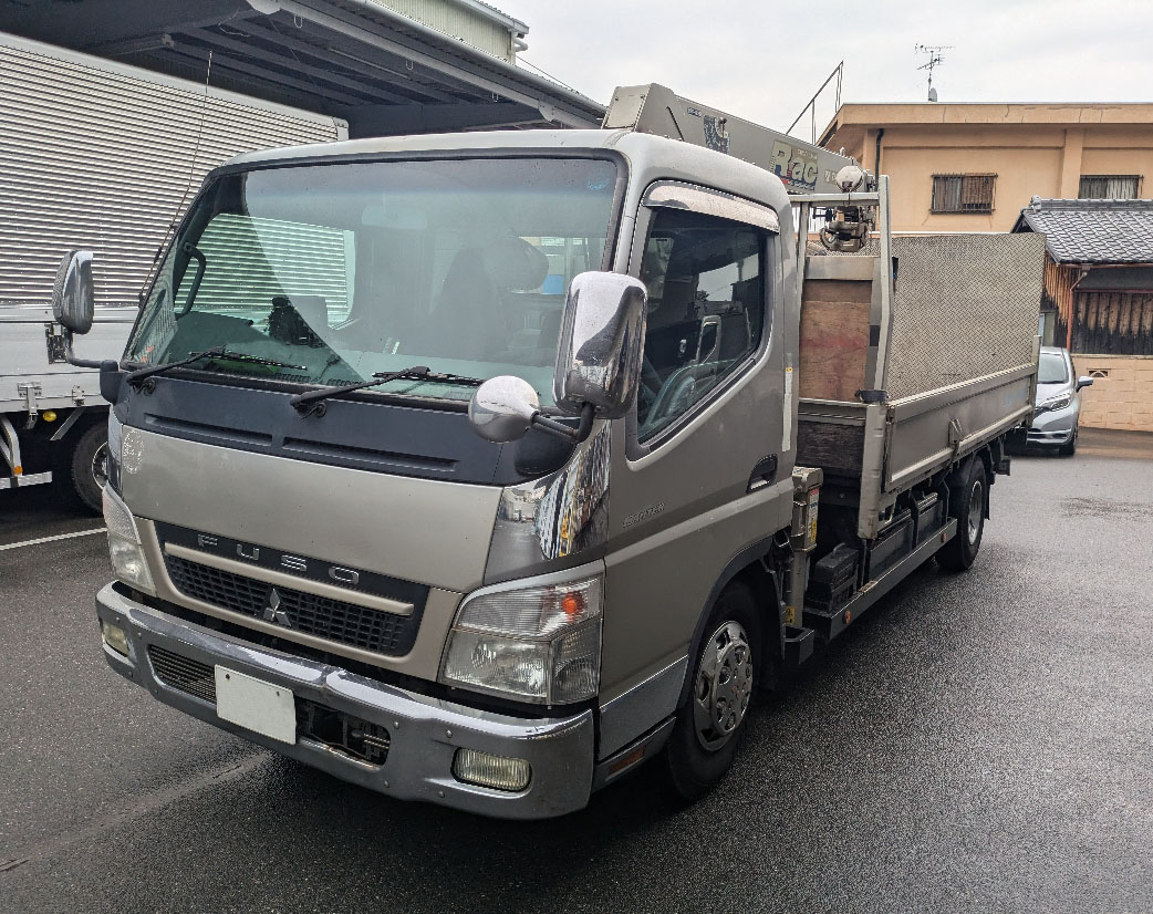 トラックの販売キャンター