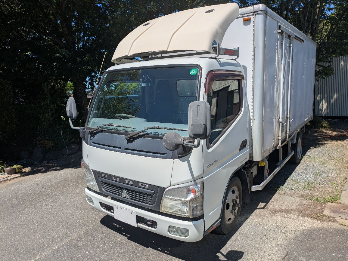 トラックの販売キャンター