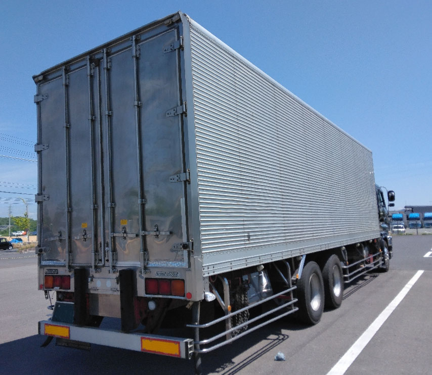 トラックの販売ギガ