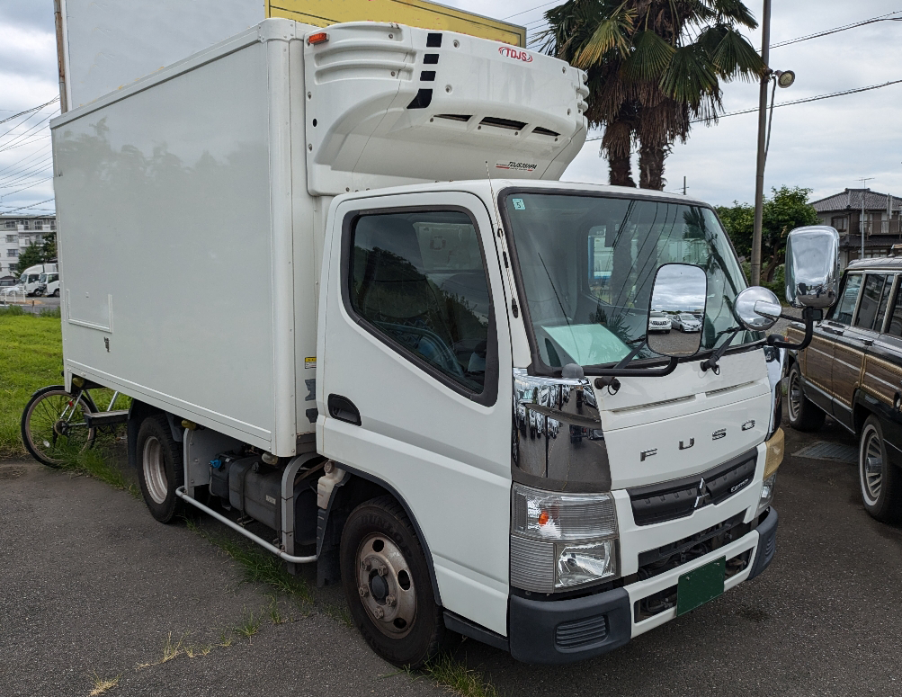 トラックの販売キャンター