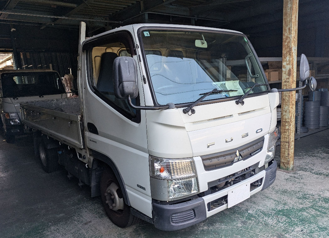 トラックの販売キャンター