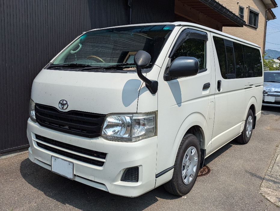 トラックの販売ハイエース