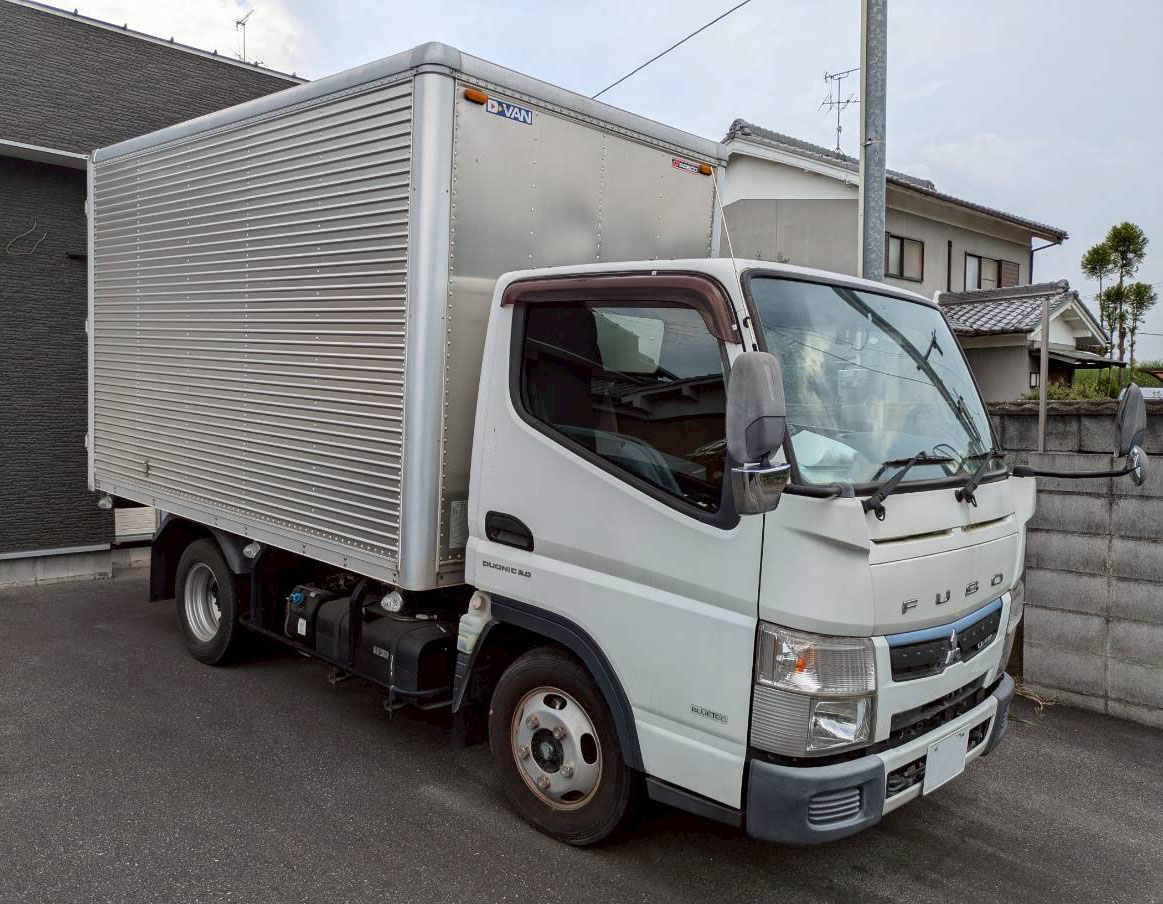 トラックの販売キャンター