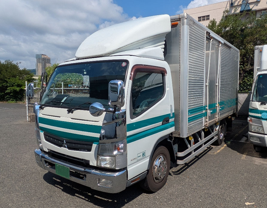 トラックの販売キャンター