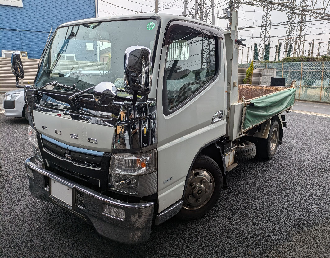 トラックの販売キャンター