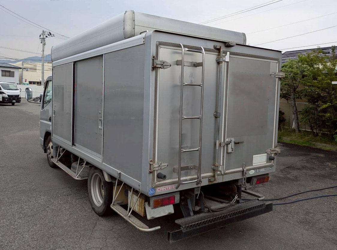 トラックの販売キャンター