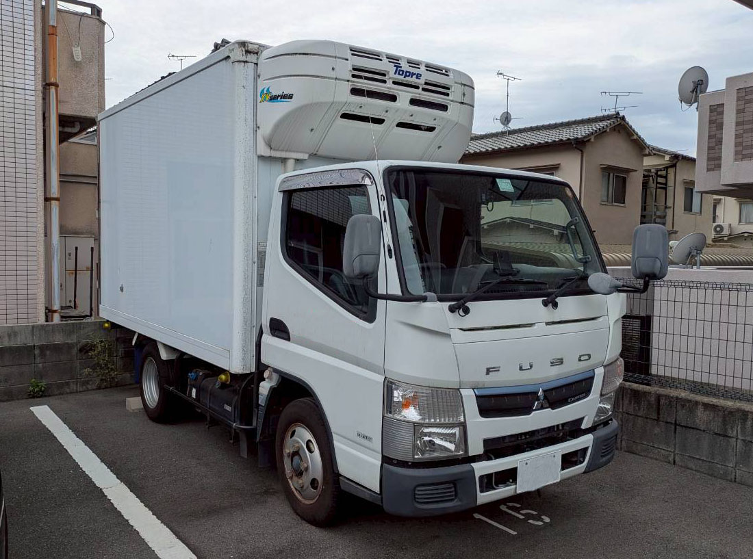 トラックの販売キャンター