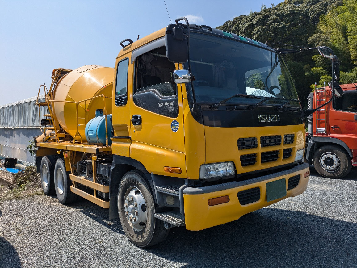 トラックの販売ギガ