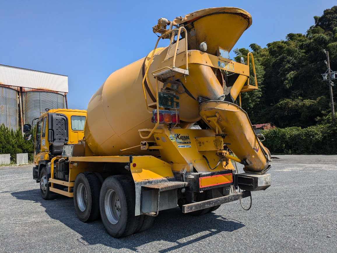 トラックの販売ギガ