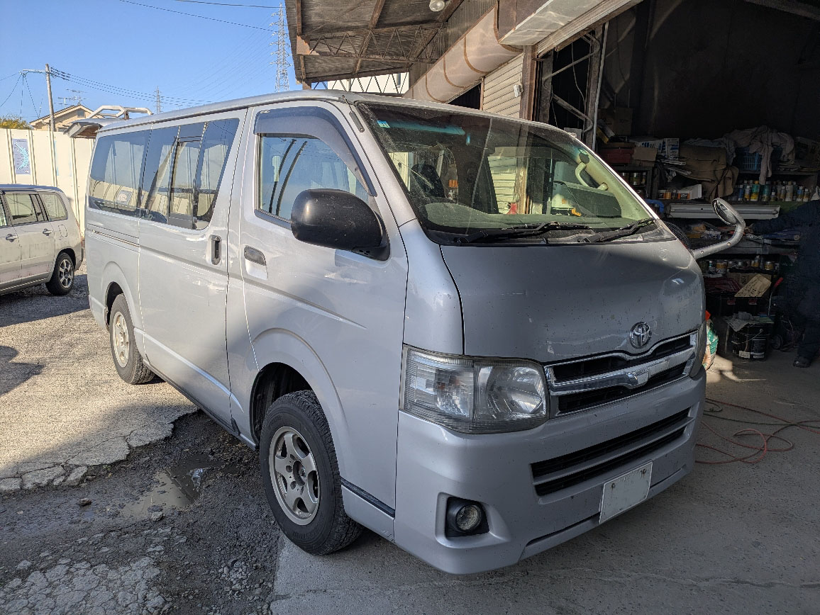 トラックの販売ハイエース