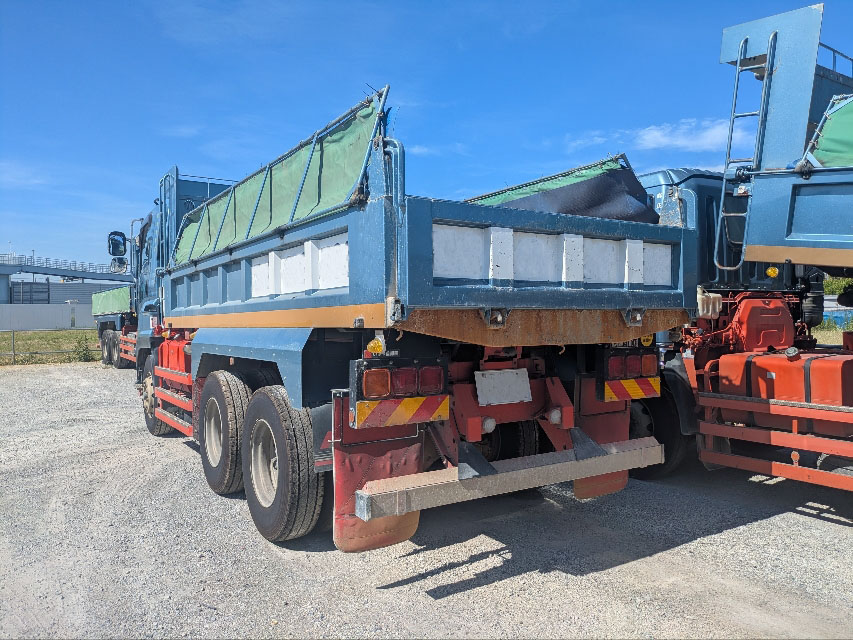 トラックの販売ギガ