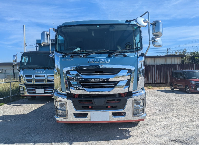 トラックの販売ギガ