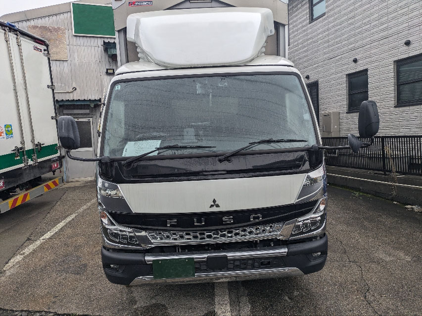 トラックの販売キャンター