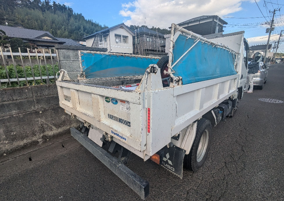 トラックの販売キャンター