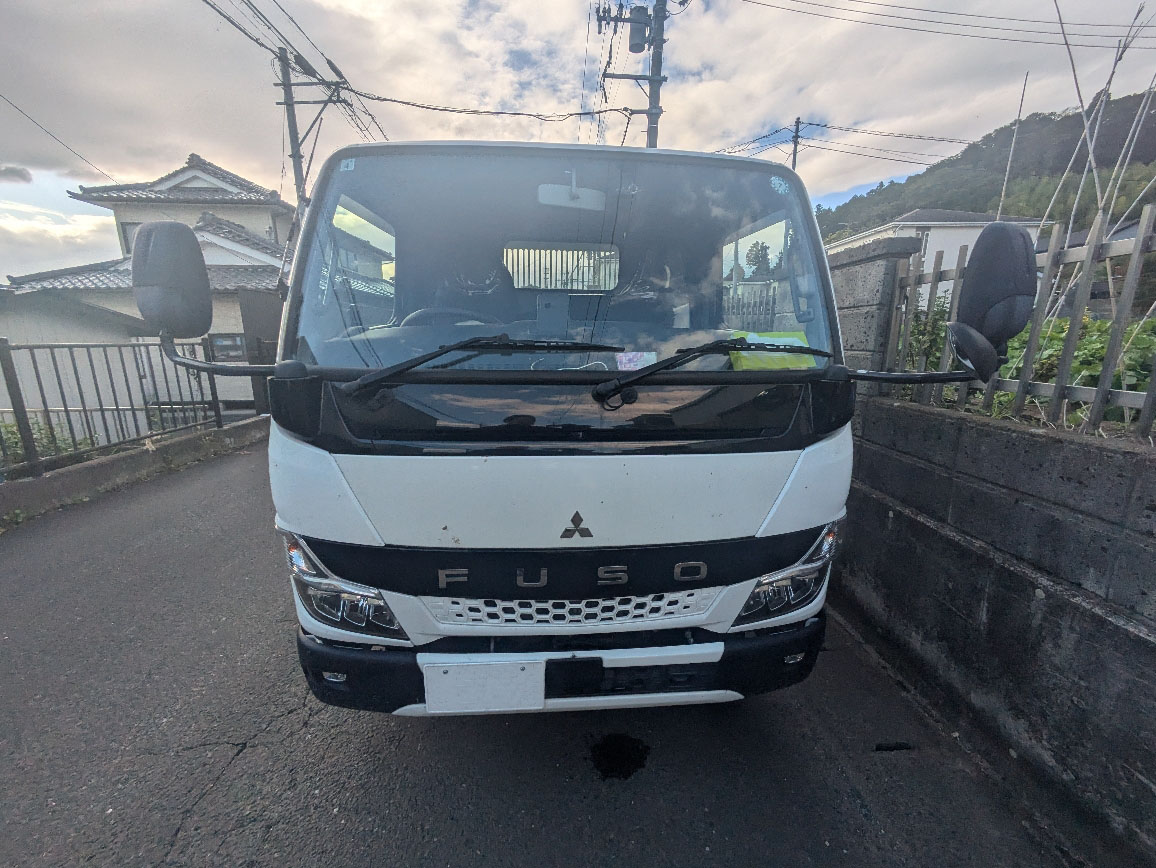 トラックの販売キャンター