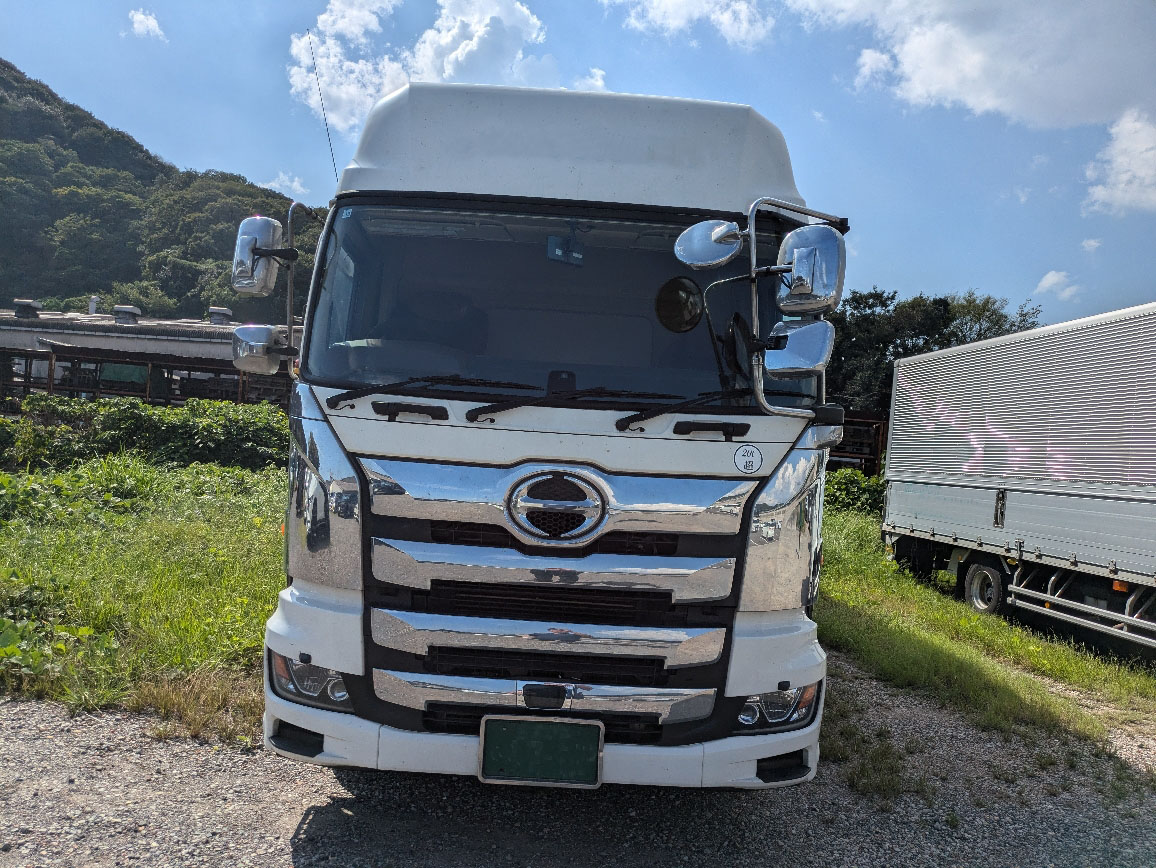 トラックの販売プロフィア