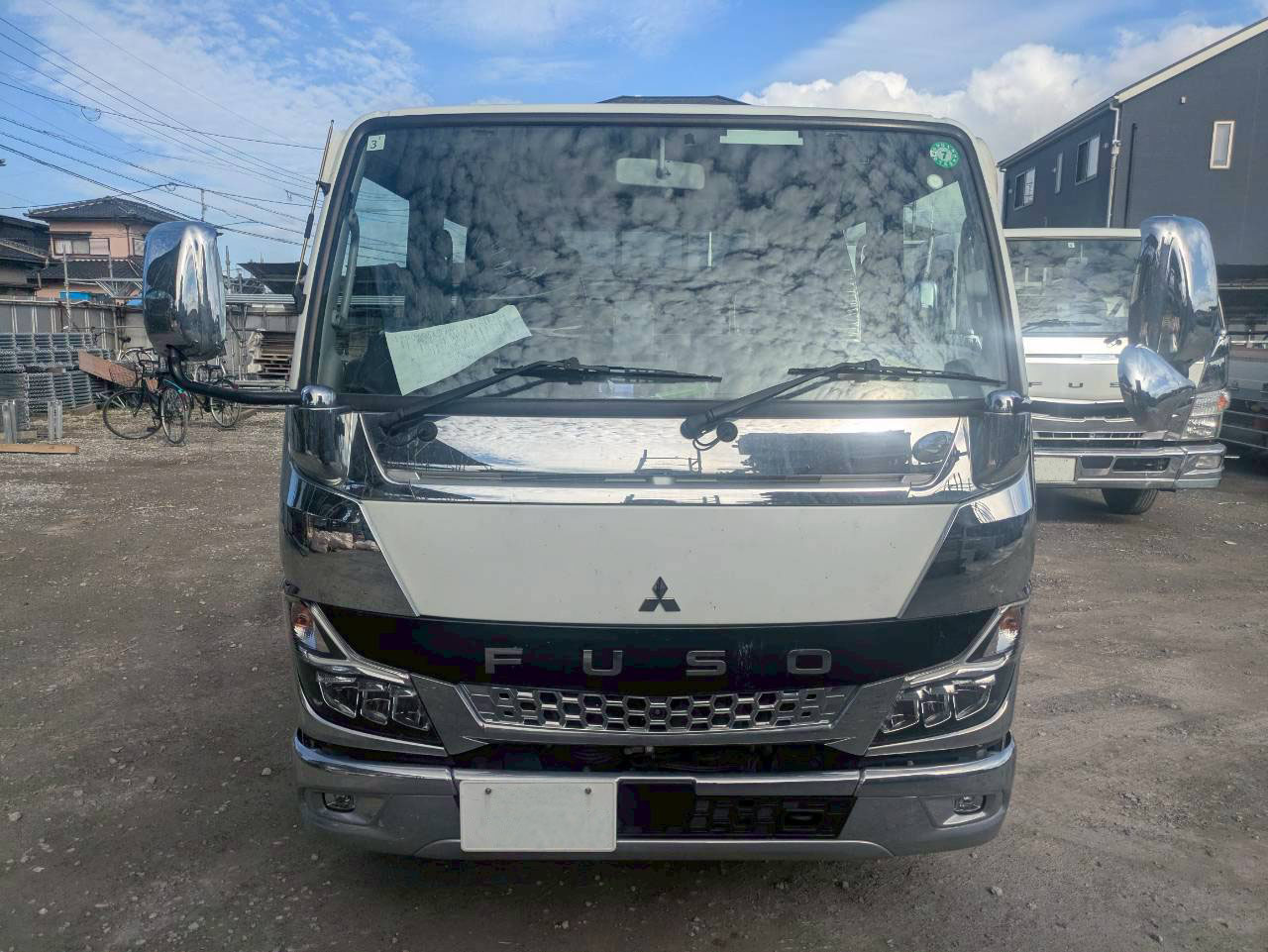 トラックの販売キャンター