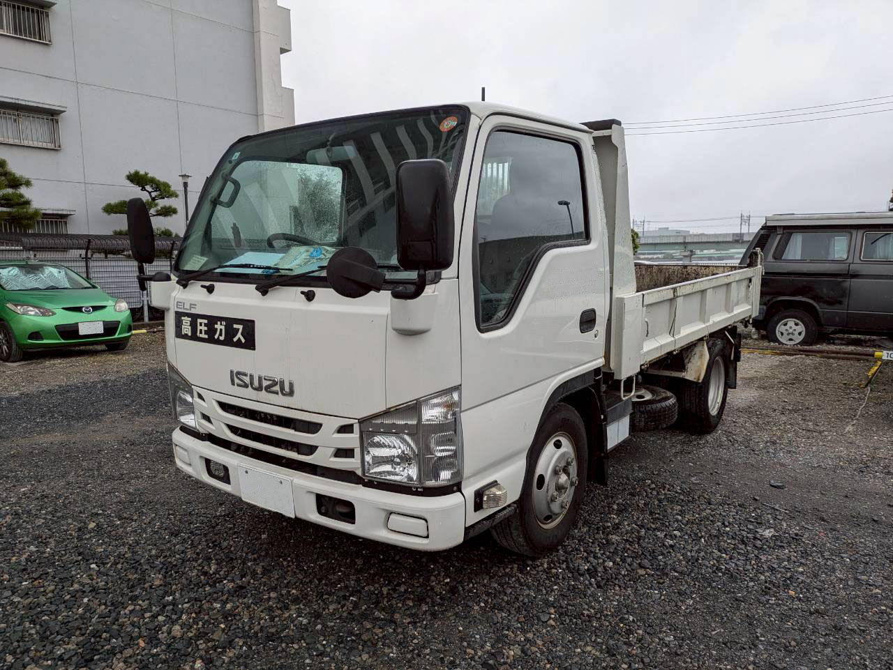 トラックの販売エルフ