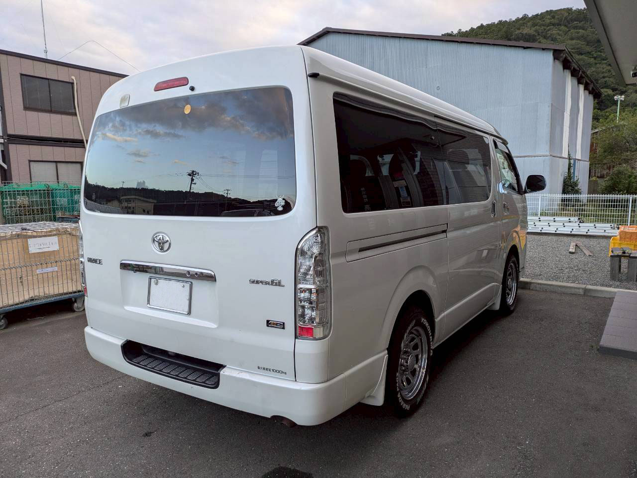 トラックの販売ハイエース