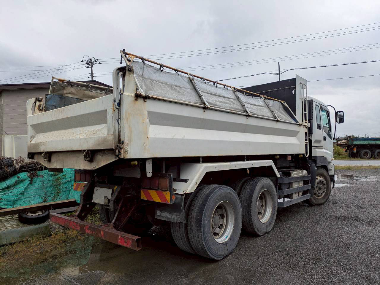 トラックの販売ギガ