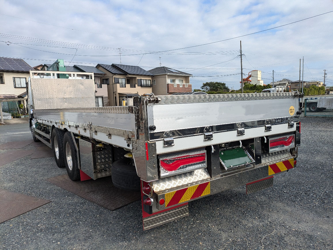 トラックの販売クオン