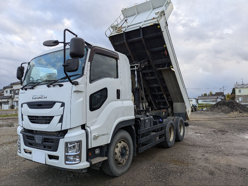 トラックの販売ギガ