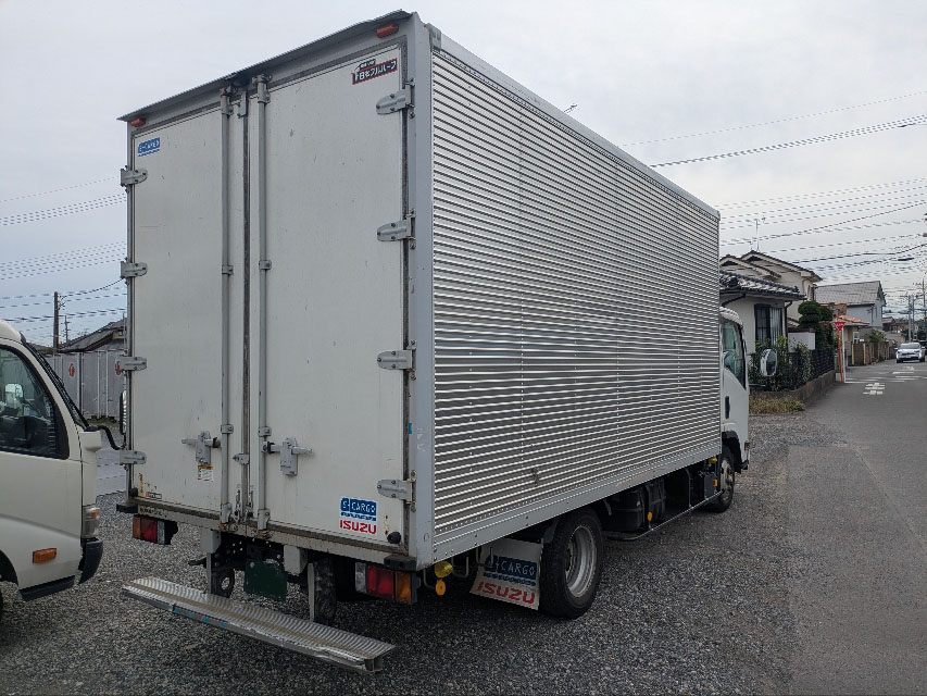 トラックの販売エルフ