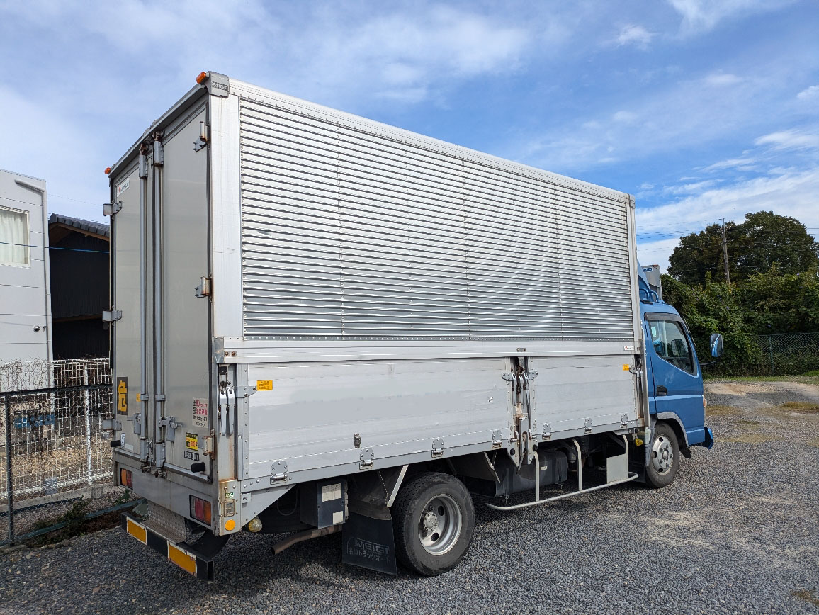 トラックの販売キャンター