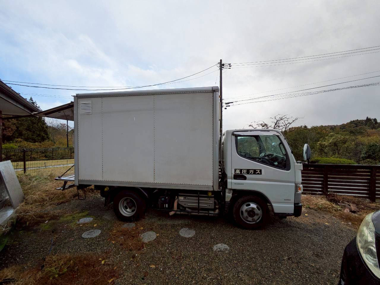 トラックの販売キャンター