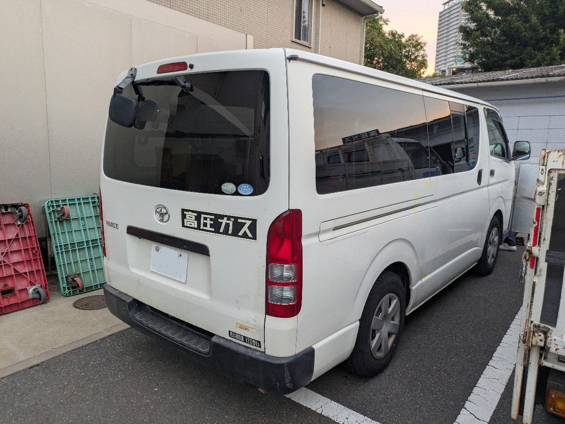 トラックの販売ハイエース