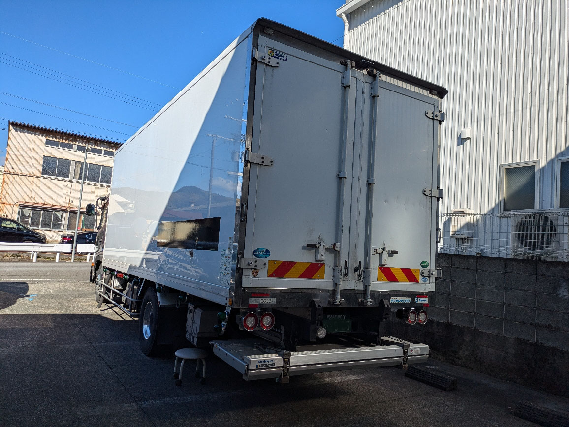 トラックの販売コンドル