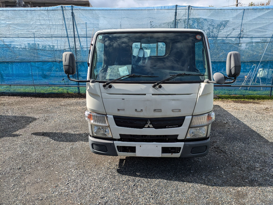 トラックの販売キャンター