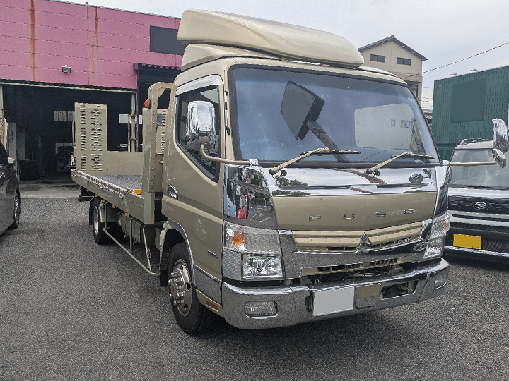 トラックの販売キャンター