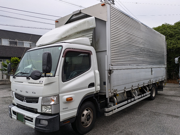 トラックの販売キャンター